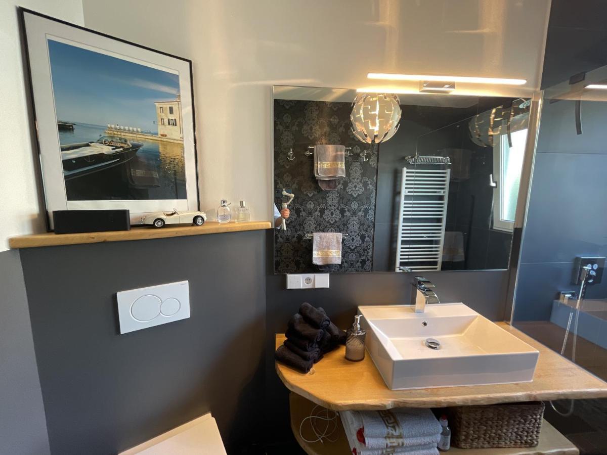 Appartement Region Esslingen - Naehe Messe - Flughafen - Stuttgart - Wohnen Und Arbeiten Auf Zeit In 120M2 Wohlfuehlatmosphaere - Ab 3 Uebernachtungen - Geeignet Fuer 4 Pers Incl Kinder - Beistellbett Moeglich - Kinder Und Tiere Willkommen - Garage F Altbach Εξωτερικό φωτογραφία