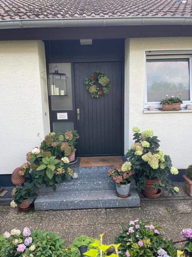Appartement Region Esslingen - Naehe Messe - Flughafen - Stuttgart - Wohnen Und Arbeiten Auf Zeit In 120M2 Wohlfuehlatmosphaere - Ab 3 Uebernachtungen - Geeignet Fuer 4 Pers Incl Kinder - Beistellbett Moeglich - Kinder Und Tiere Willkommen - Garage F Altbach Εξωτερικό φωτογραφία
