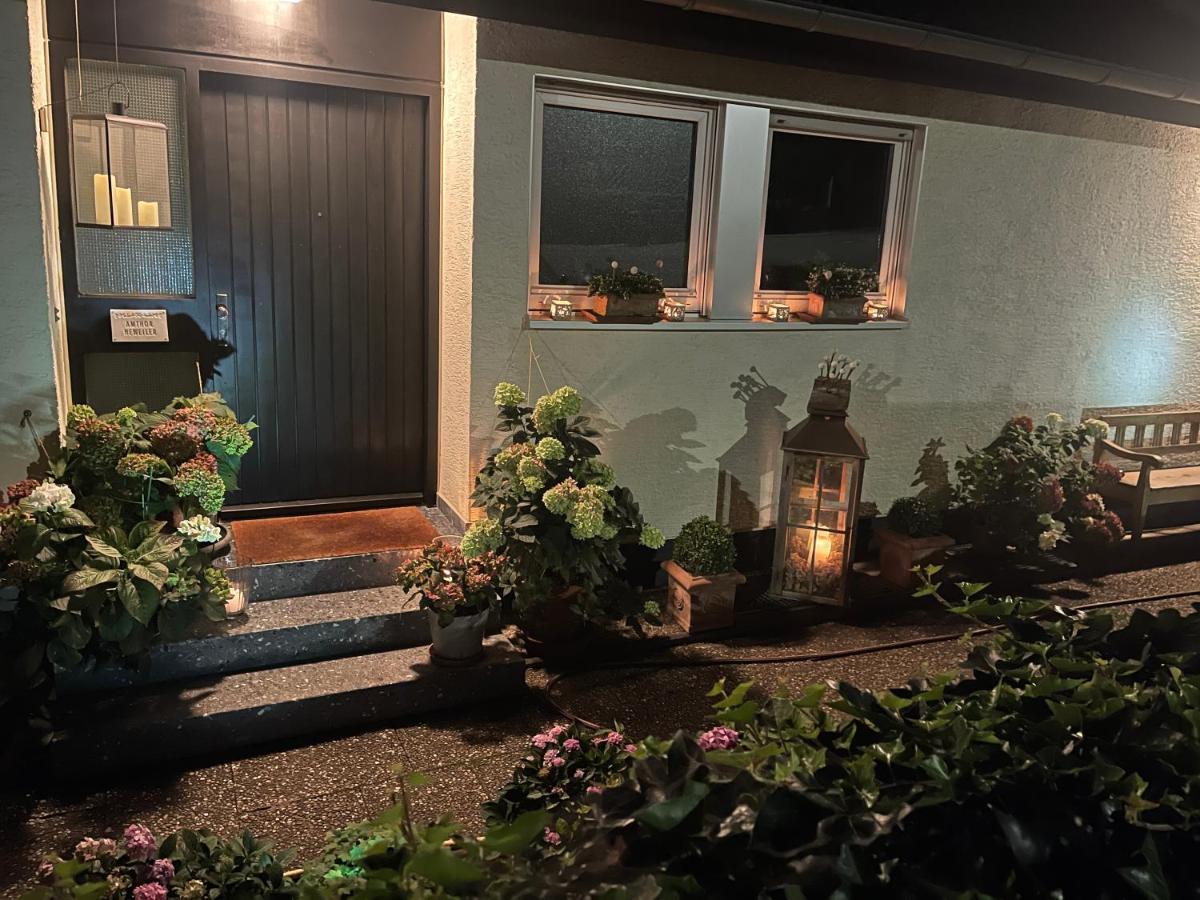 Appartement Region Esslingen - Naehe Messe - Flughafen - Stuttgart - Wohnen Und Arbeiten Auf Zeit In 120M2 Wohlfuehlatmosphaere - Ab 3 Uebernachtungen - Geeignet Fuer 4 Pers Incl Kinder - Beistellbett Moeglich - Kinder Und Tiere Willkommen - Garage F Altbach Εξωτερικό φωτογραφία
